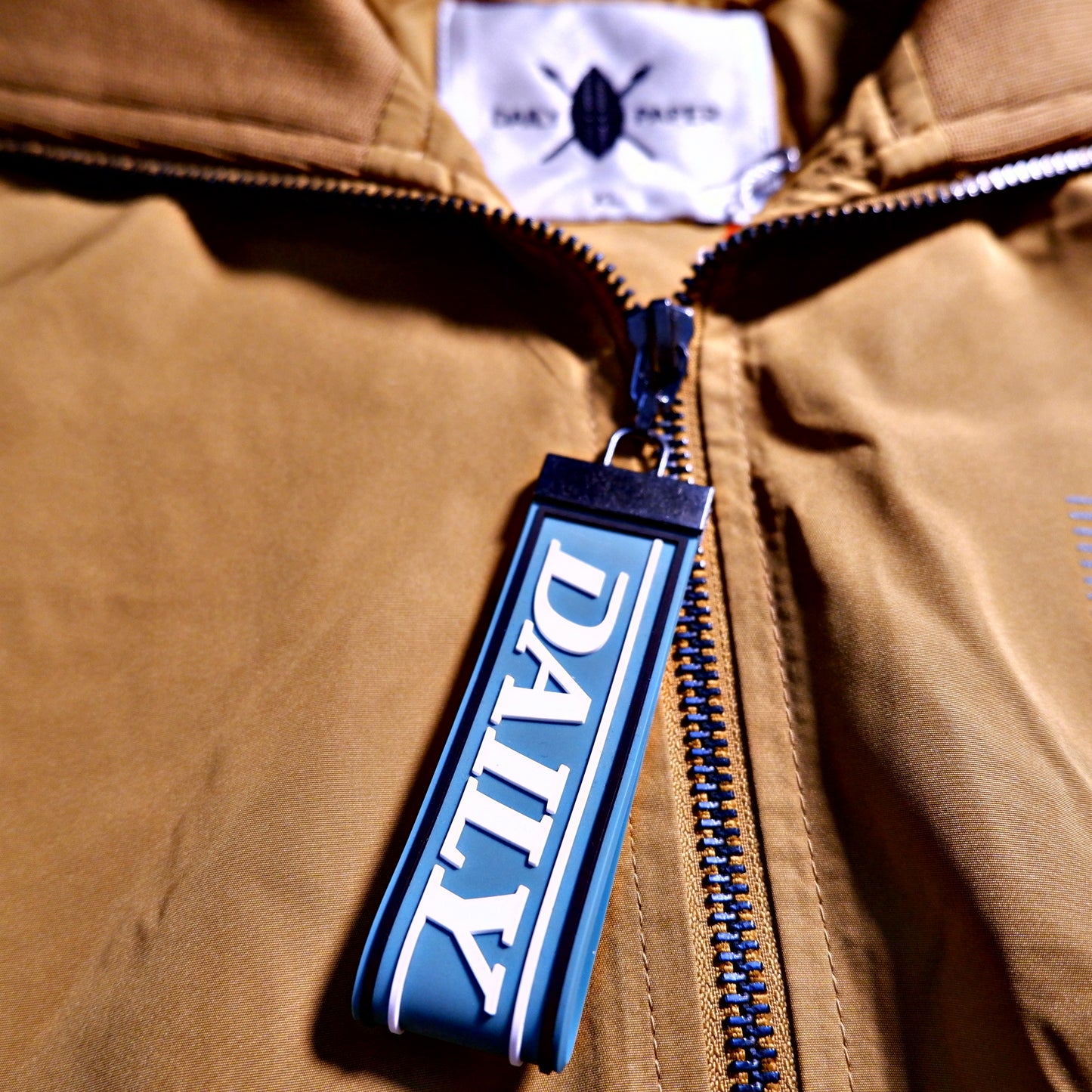 Daily Paper Jacke Be Vigilant